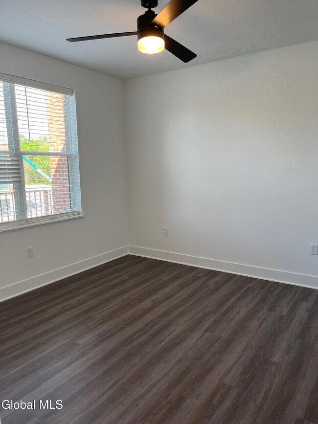 Foto del edificio - 1 Town Ctr Dr