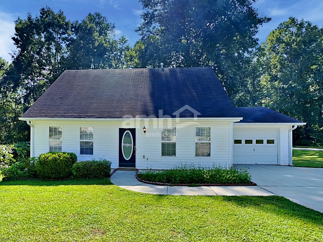 Primary Photo - 685 Oxford Hall Dr SW