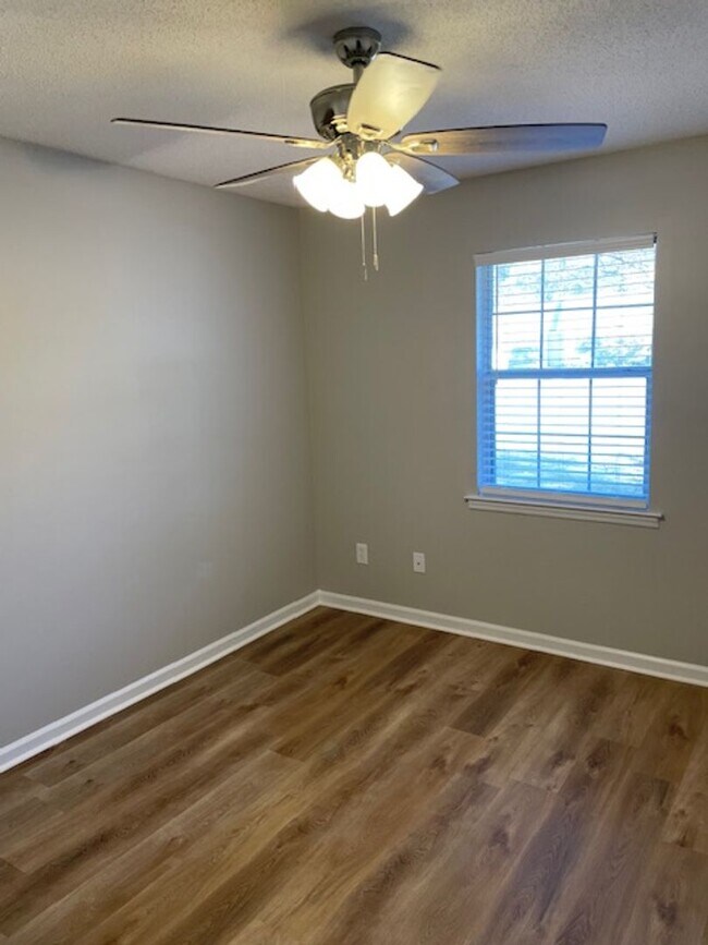 Building Photo - Charming 3-Bedroom Home Minutes from Tiger Town & Downtown Opelika!