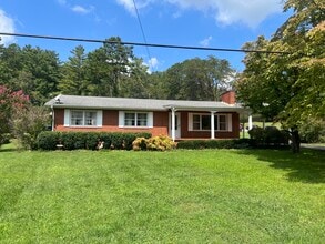 Building Photo - 145 Beverly Cir