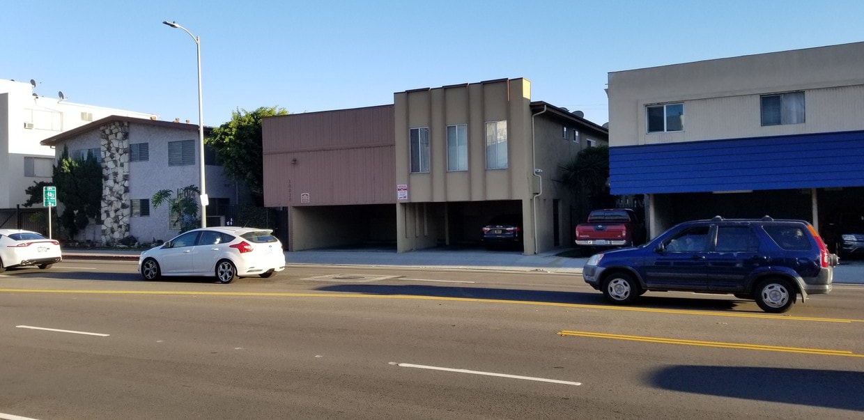 Street View - 10020 Palms Blvd