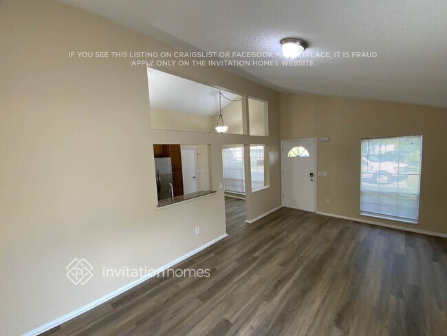 Foto del edificio - 8447 Red Wagon Ln