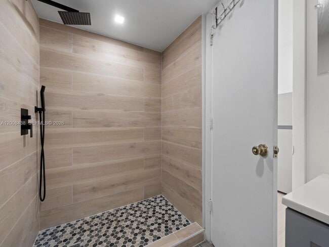 Foto del edificio - 252 E 36th St