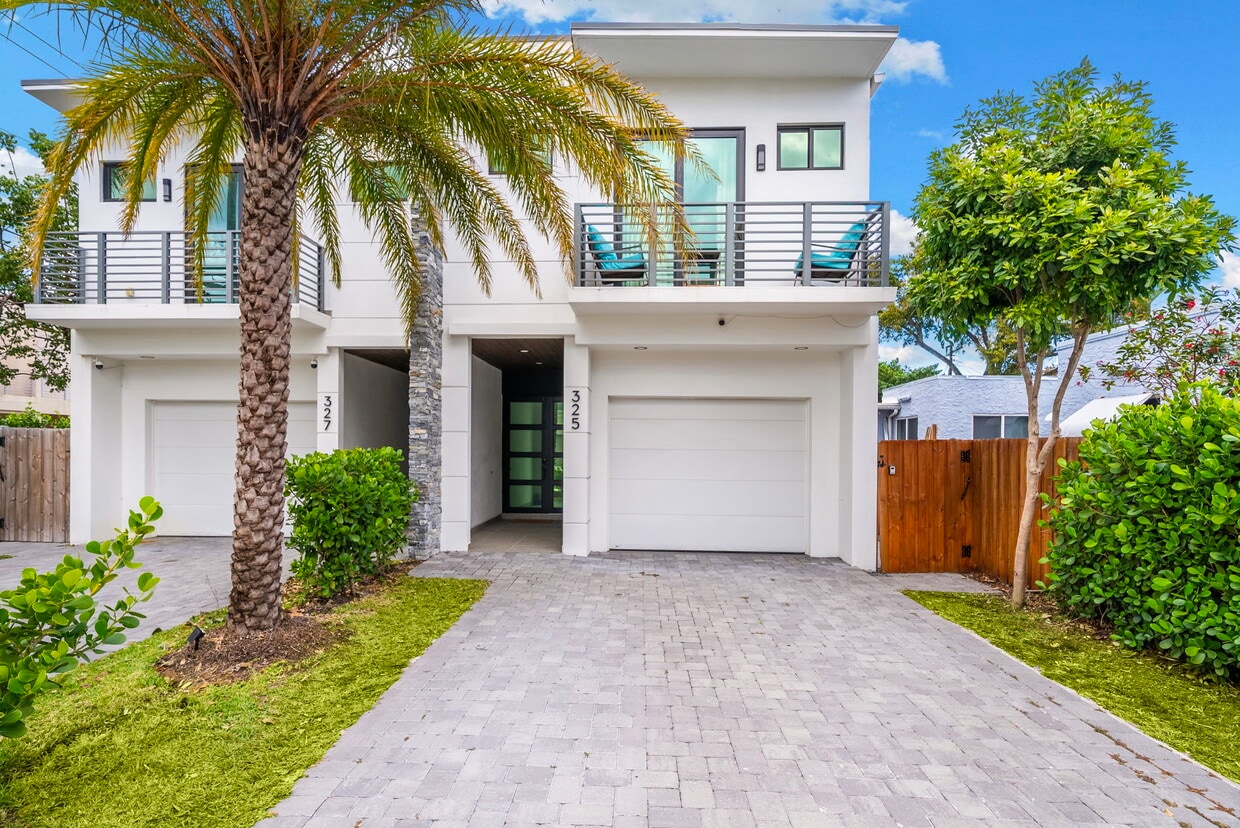 Photo - 325 SW 16th St (Fort Lauderdale, FL)
