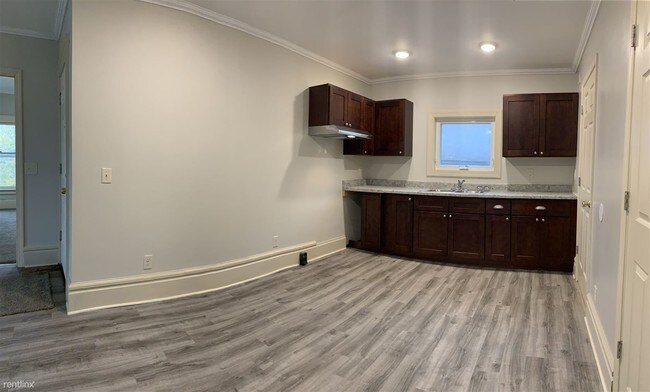Foto del edificio - 656 Chatham St NW