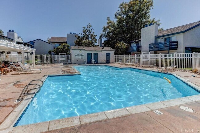Building Photo - ~ Beautiful 2 bedroom 2 bath Condo ~ with ...