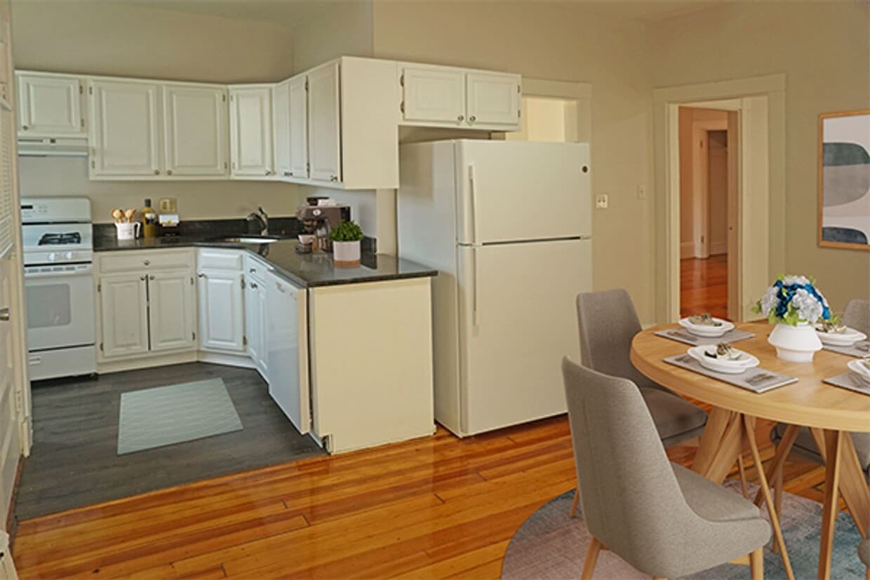 9/1 Spacious, sunny 3BR/2BA, w/d in unit - 9/1 Spacious, sunny 3BR/2BA, w/d in unit