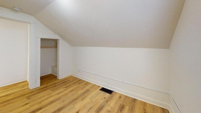 Foto del edificio - 106 4th St NE
