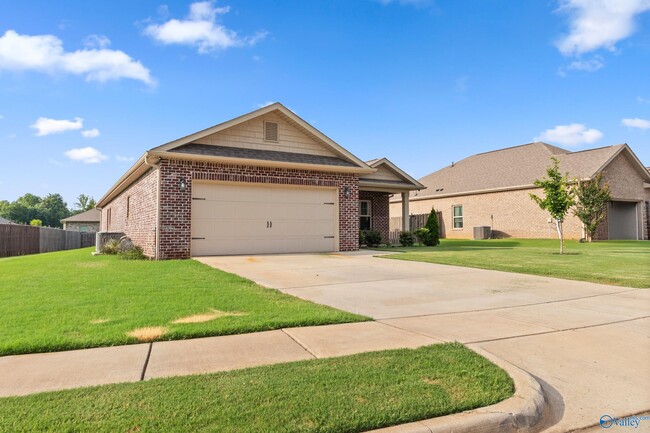 Building Photo - 107 Sunlit Grove Dr