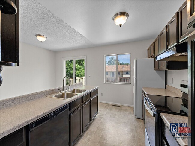 Foto del edificio - Beautiful & Bright Home in South West Fort Collins!