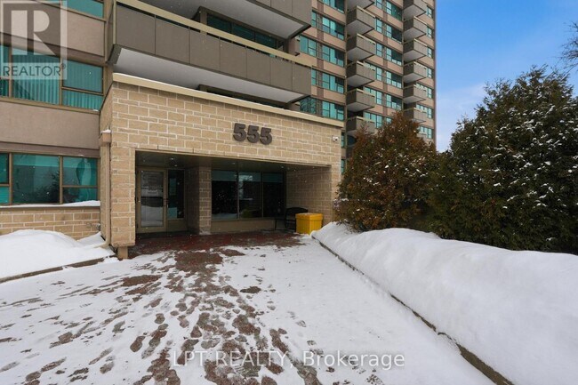Building Photo - 555 Brittany Dr