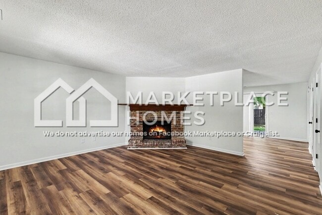 Building Photo - 5128 Lakeview Ct