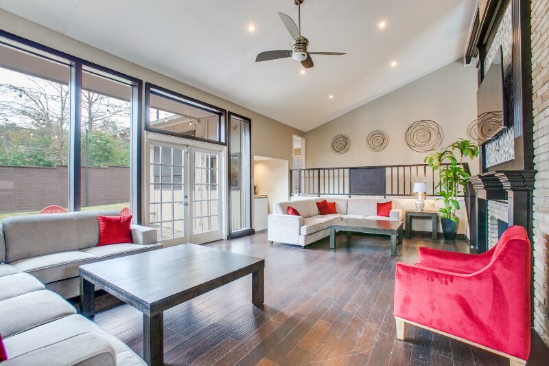 Foto principal - 7307 Spring Valley Rd