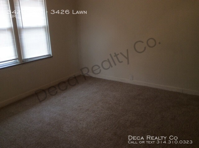 Building Photo - 1 Bedroom Apartment