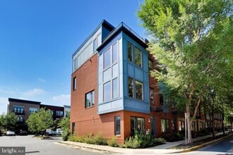 Building Photo - 5600 45th Ave