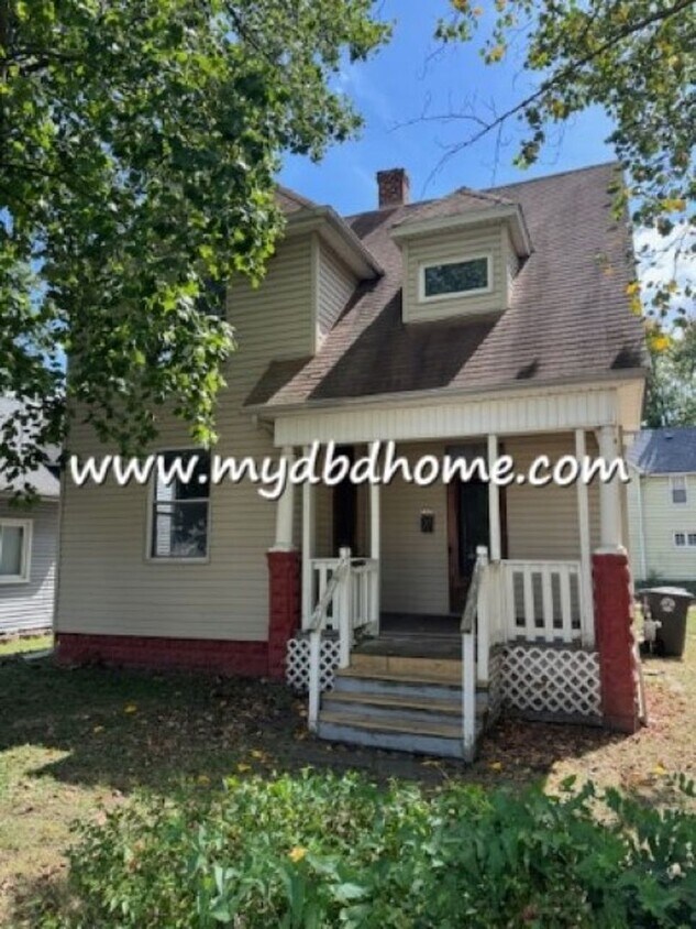 Foto principal - 825 W 4th St