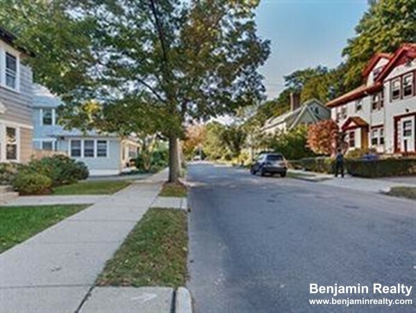 Building Photo - 34 Beaconsfield Rd