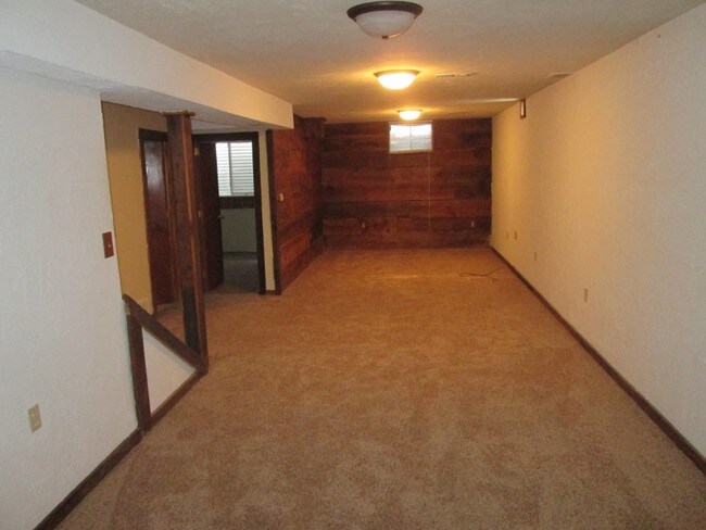 Building Photo - 5216 W Thatcher Ln
