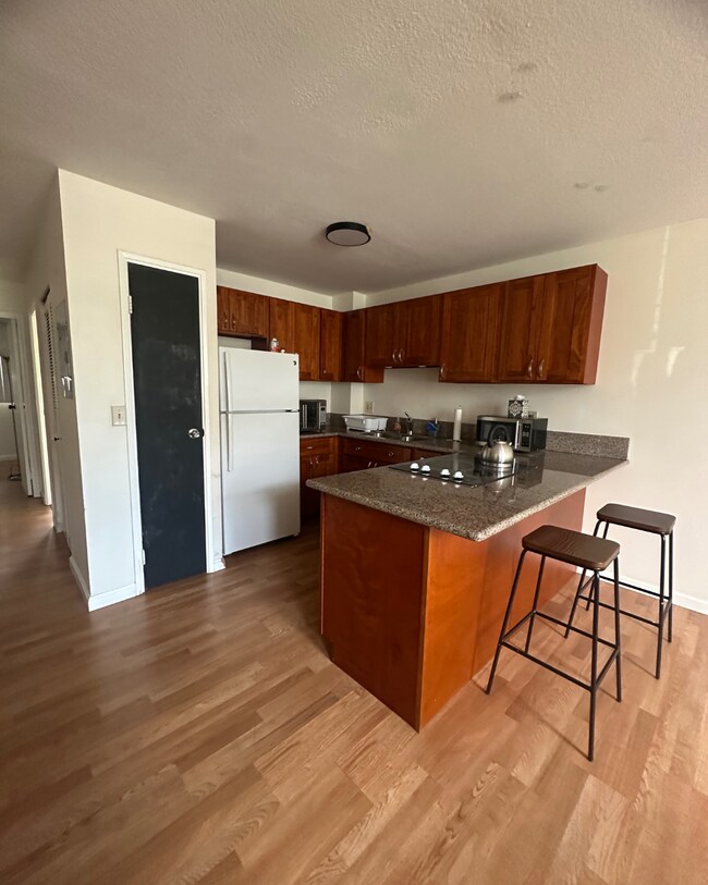 Kitchen - 1107 Acacia Rd