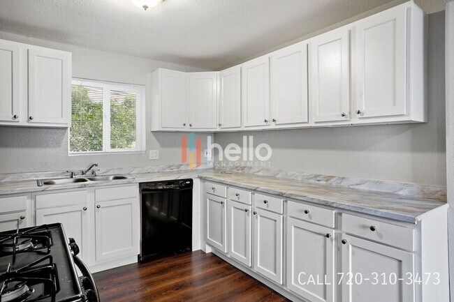 Building Photo - 982 S Sheridan Blvd