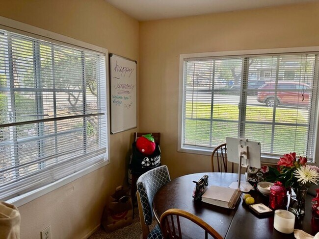 Foto del edificio - 3 BEDROOM 2 BATH HOUSE | Prelease for July 15th, 2026.