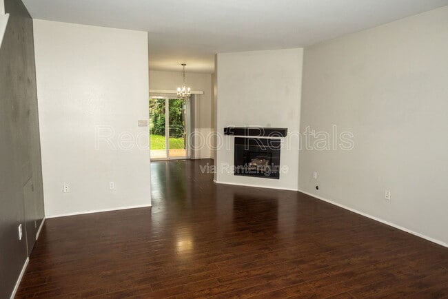 Building Photo - 1222 7th St SE