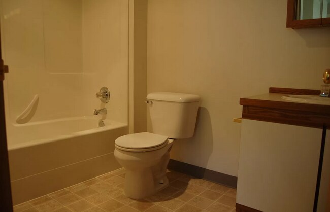 Building Photo - 501 Voltaire Ct