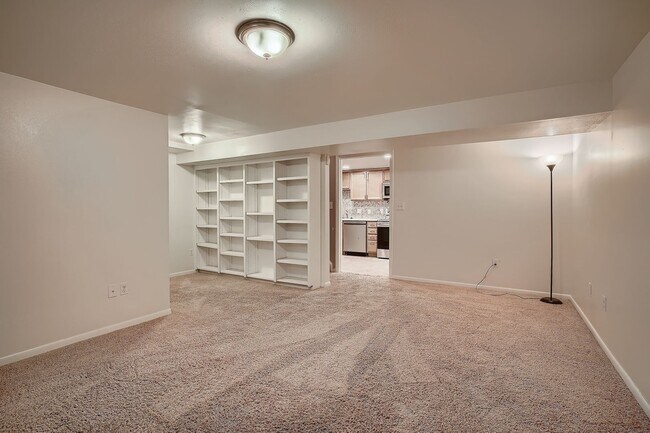 Foto del edificio - 1 Bedroom ADU with Full Kitchen & Private ...