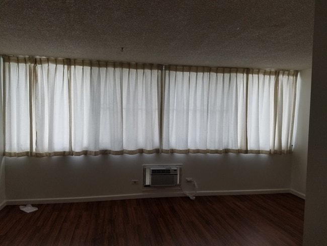 Building Photo - 1560 Kanunu St