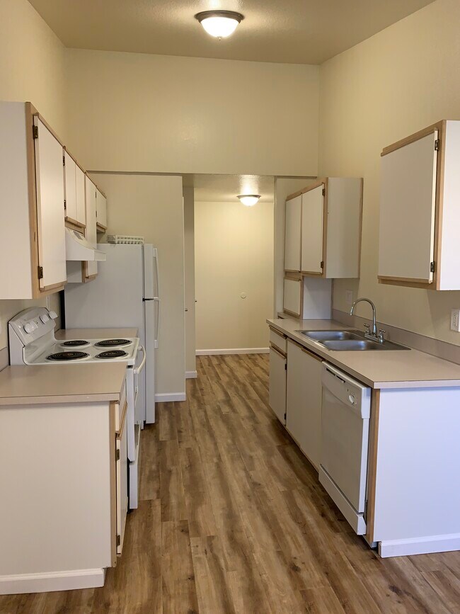 Foto del edificio - Saddle Club Apartments