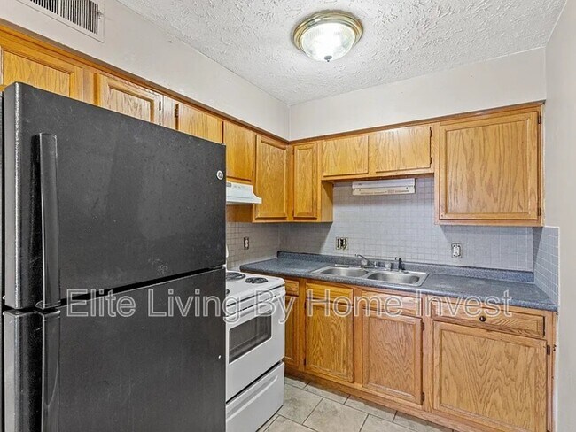 Foto del edificio - 1590 Martha Ct