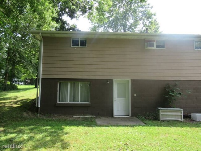 Building Photo - 3 br, 1 bath Duplex - 169 Shirley Drive A