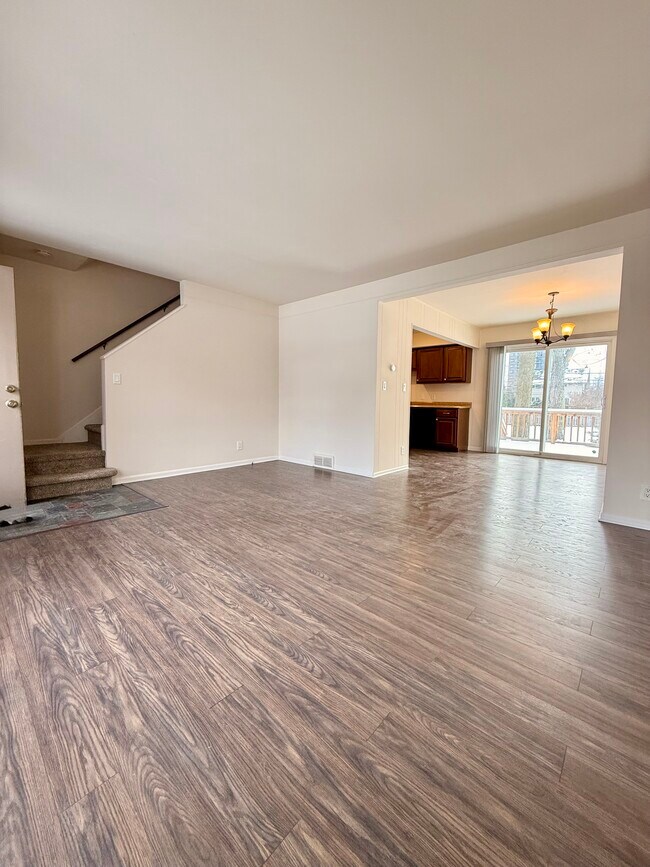 Foto del edificio - 130 E Farnum Ave