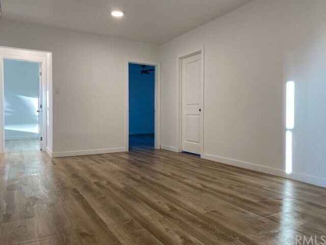 Building Photo - 1533 N Van Ness Ave