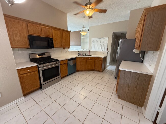 Foto del edificio - 1022 Dickens Ln