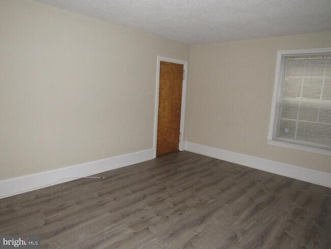 Building Photo - 2503 Arlington Blvd