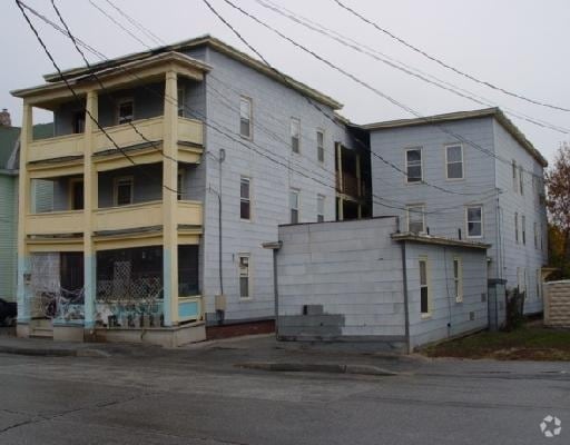 Building Photo - 146 Pierce St