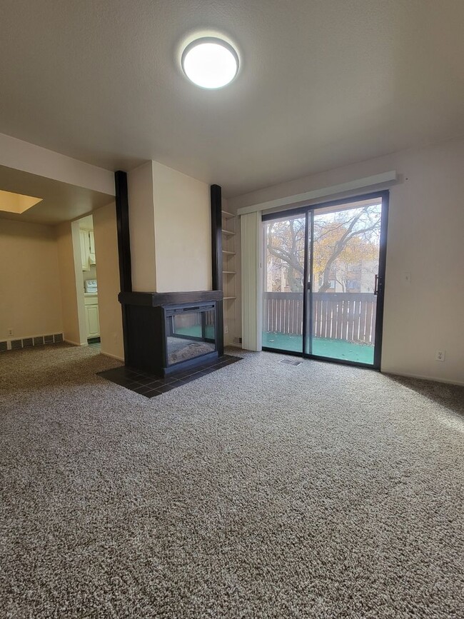 Foto del edificio - 2 Bedroom Condo in Cottonwood Heights!