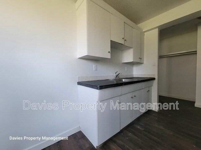 Photo du bâtiment - 15940-15109 109 Ave