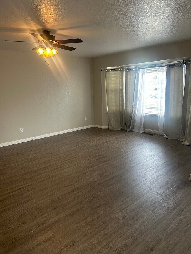 Foto del edificio - 1808 Rock Ct