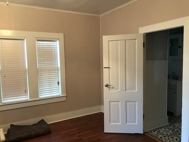Building Photo - 542 Elm St