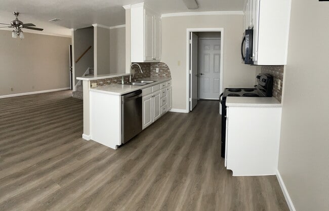 Photo - 129 Wildwood Ct Townhome