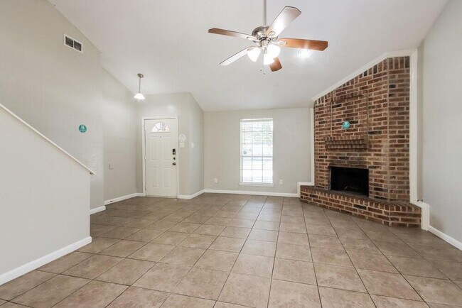 Building Photo - 2823 Forestbrook Dr