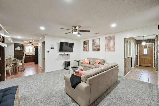 Foto del edificio - 1712 Meadowlane Terrace