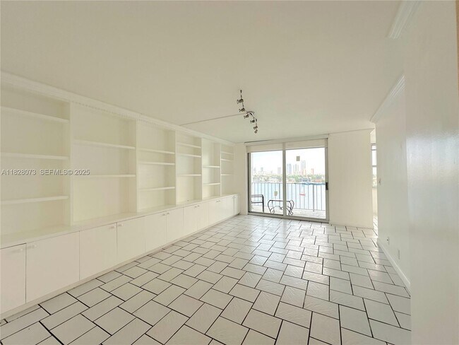 Foto del edificio - 16570 NE 26th Ave