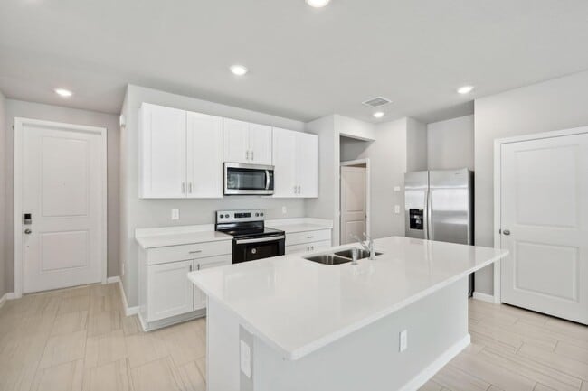 Building Photo - 423 Salisbury Cir
