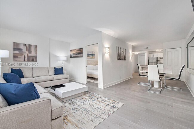 Foto del edificio - 2301 Collins Ave