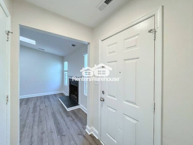 Foto del edificio - 2549 Hunters Run Trail