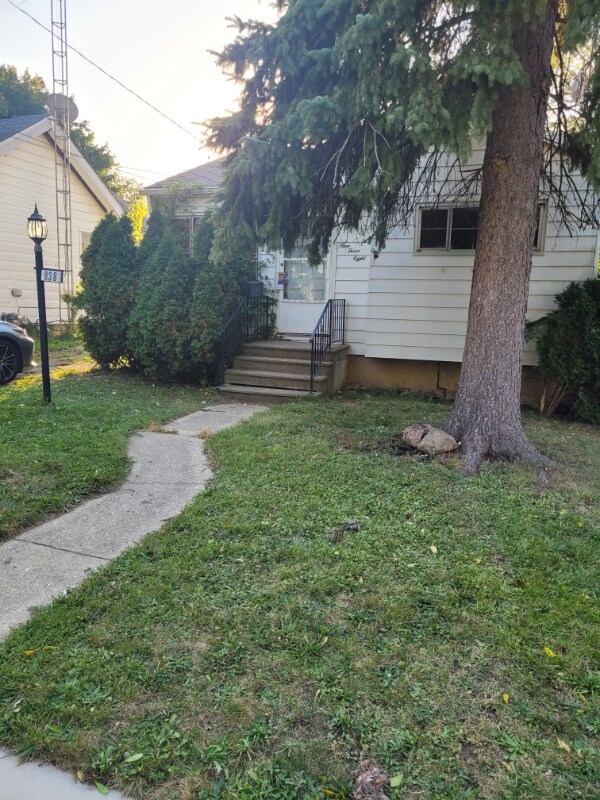 Foto del edificio - 938 Stocker Ave