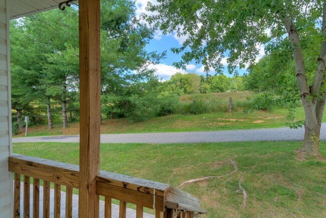 Building Photo - 3326 Yellow Sulphur Rd